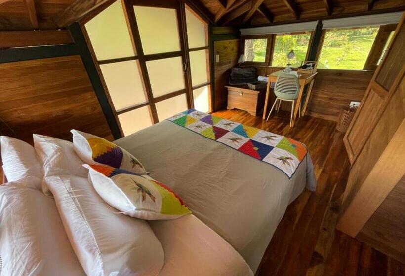 اتاق لوکس با بالکن, Gulupa Ecolodge