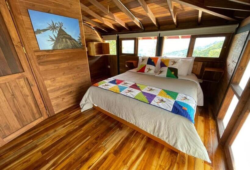 اتاق لوکس با بالکن, Gulupa Ecolodge