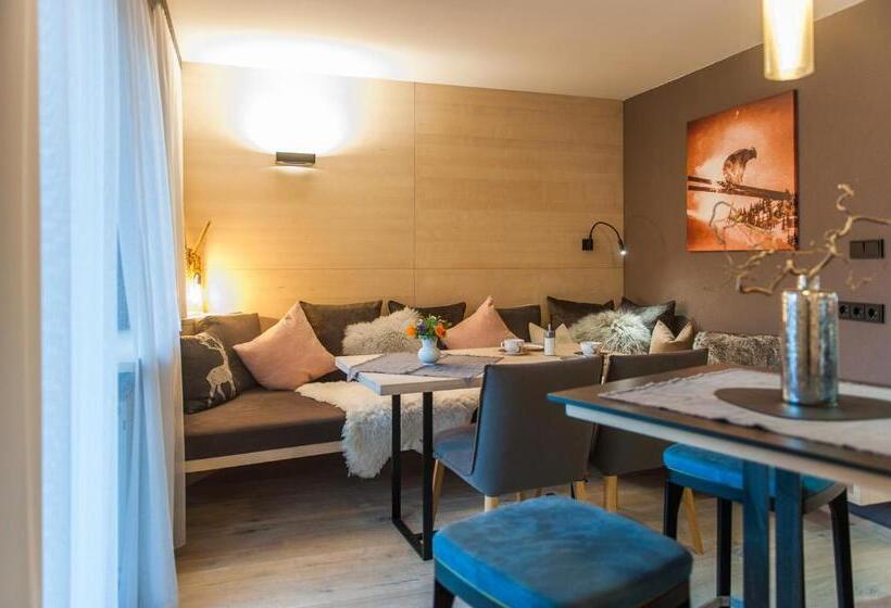 اتاق استاندارد چهار تخته, Arlsuites