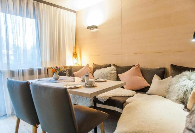 اتاق استاندارد چهار تخته, Arlsuites