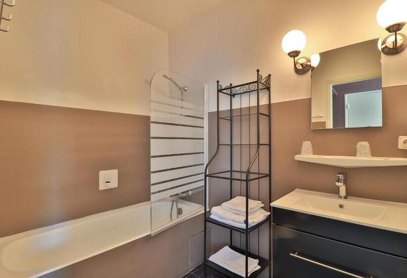 Номер Deluxe Вид на Море с Балконом, Hôtel Les Flots Bleus