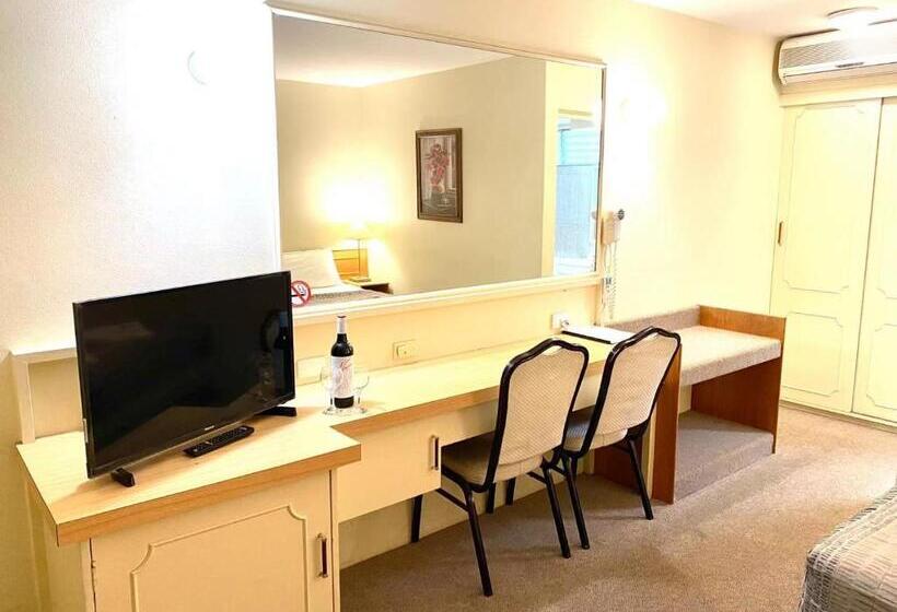 장애인을 위한 스탠다드 룸, Gateway Motor Inn