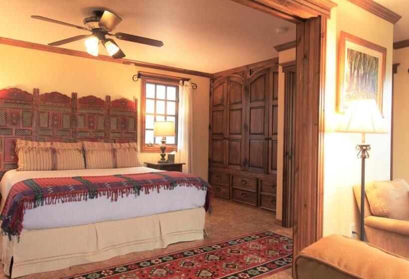 Suite with lake view, Blue Lake Ranch