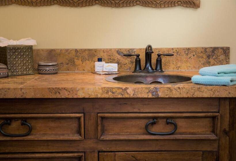 Suite with lake view, Blue Lake Ranch