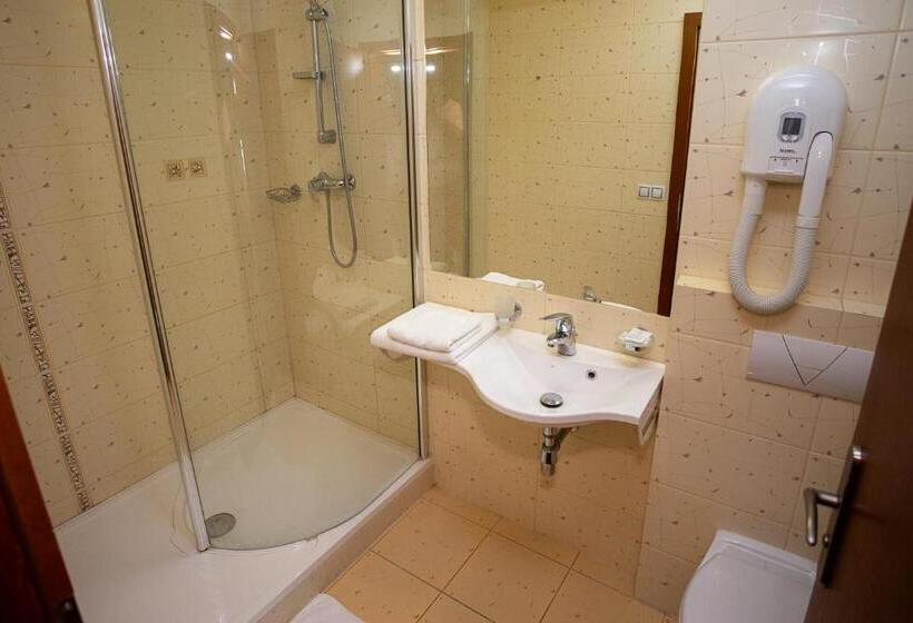 اتاق استاندارد یک نفره, Grand