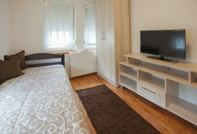اتاق استاندارد با سرویس بهداشتی مشترک, Guesthouse Rota