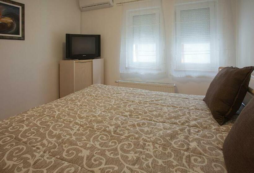 اتاق استاندارد با سرویس بهداشتی مشترک, Guesthouse Rota