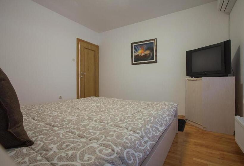 اتاق استاندارد با سرویس بهداشتی مشترک, Guesthouse Rota