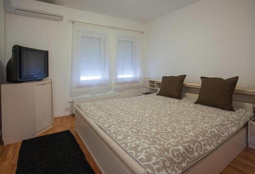 اتاق استاندارد با سرویس بهداشتی مشترک, Guesthouse Rota