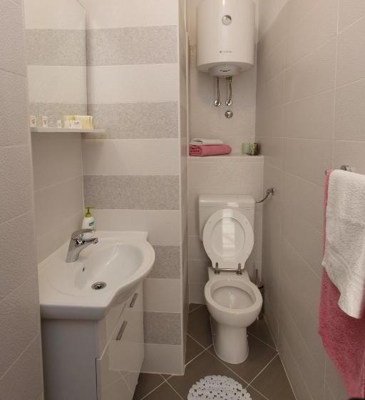 استودیوی استاندارد, Guesthouse Rota