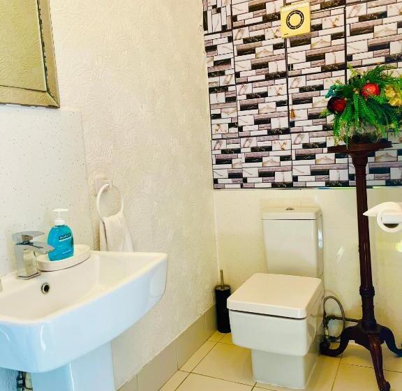 اتاق اکونومی, Rowantreebank Bed And Breakfast