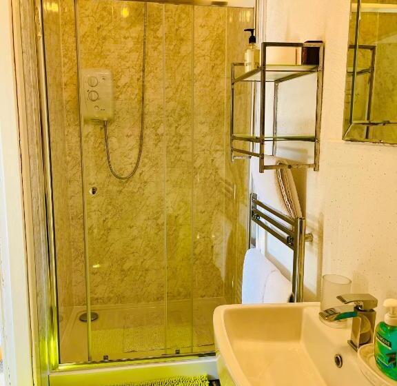 اتاق اکونومی, Rowantreebank Bed And Breakfast