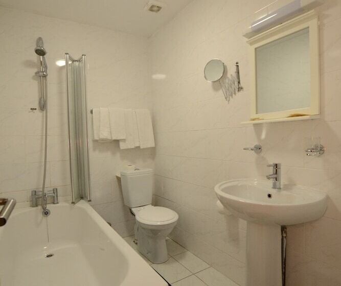 اتاق استاندارد یک نفره, Britannia Inn