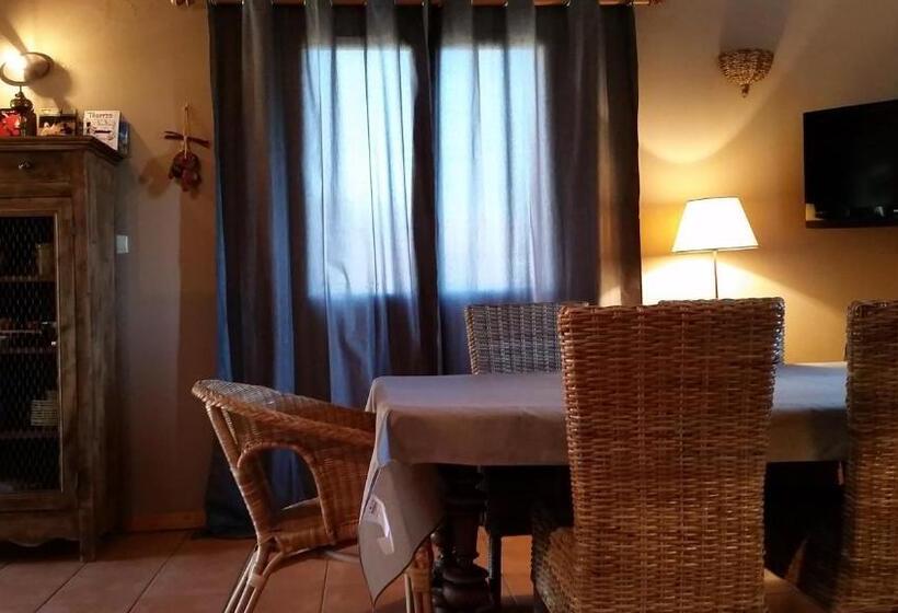 Апартаменты 1 Спальня Вид на Сад, à La Petite Maison