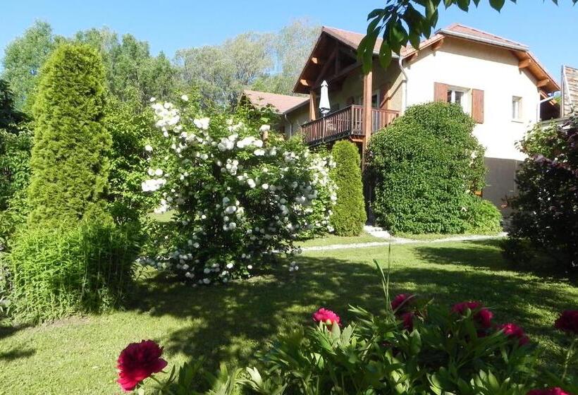 Апартаменты 1 Спальня Вид на Сад, à La Petite Maison