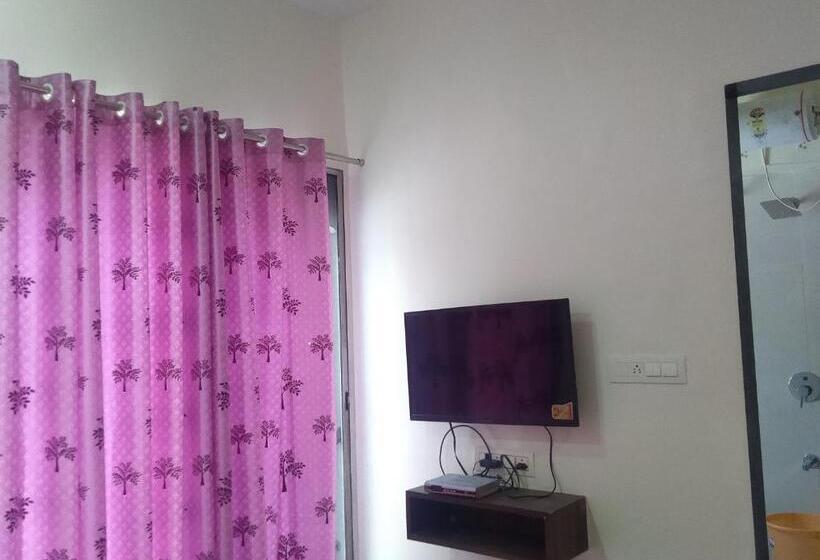 Номер Deluxe, Rest Inn Pune