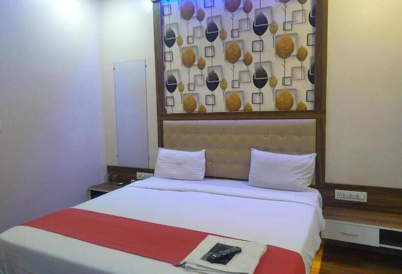 Номер Deluxe, Rest Inn Pune