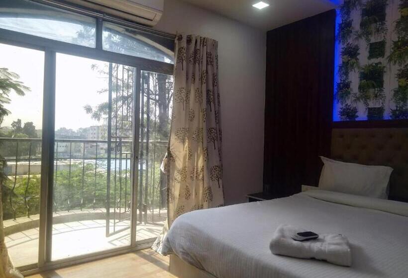 Номер Deluxe, Rest Inn Pune