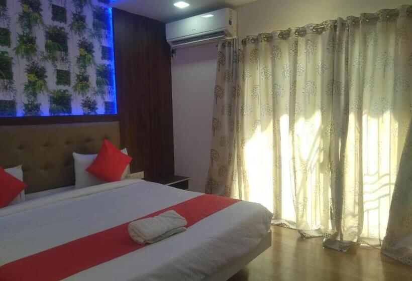 Номер Deluxe, Rest Inn Pune
