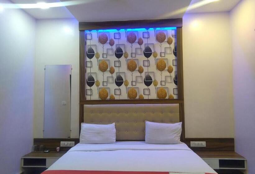 Номер Deluxe, Rest Inn Pune