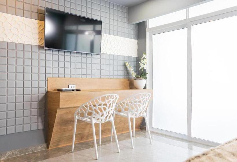 Полулюкс, Kh Hotel Boutique