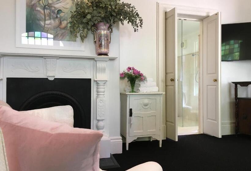 디럭스 스위트 킹 침대, Howlong Old Post Office Luxury Suite