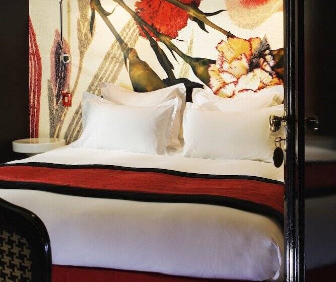 Номер Комфорт, Hôtel Du Petit Moulin, Haute Couture Hotel By Lacroix