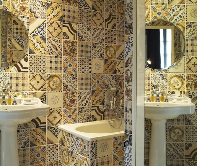 Номер Superior, Hôtel Du Petit Moulin, Haute Couture Hotel By Lacroix