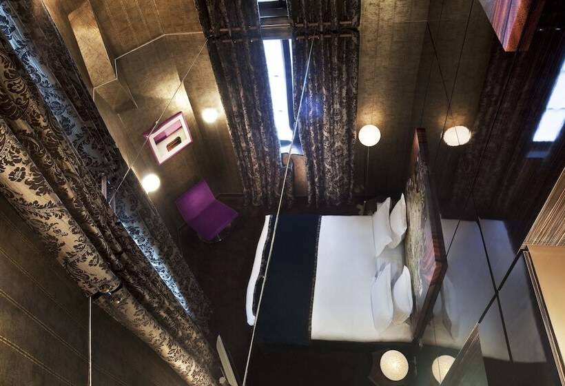 Номер Superior, Hôtel Du Petit Moulin, Haute Couture Hotel By Lacroix
