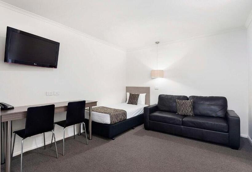 Трехместный Номер Deluxe Вид на Бассейн, Econo Lodge Mildura