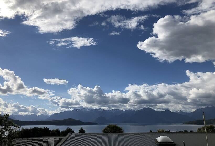 إستوديو قياسى, Manapouri Lakeview Motor Inn