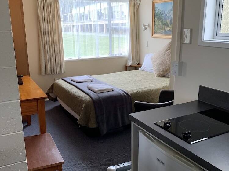 إستوديو قياسى, Manapouri Lakeview Motor Inn