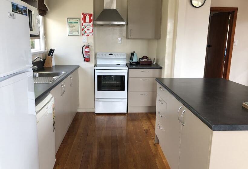 Family Suite, Manapouri Lakeview Motor Inn