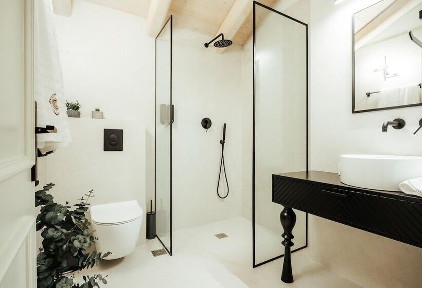 سوئیت با تخت بزرگ, Espero Royal Stay