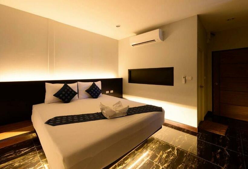 Люкс Deluxe Кровать Кинг, Skyline Resort
