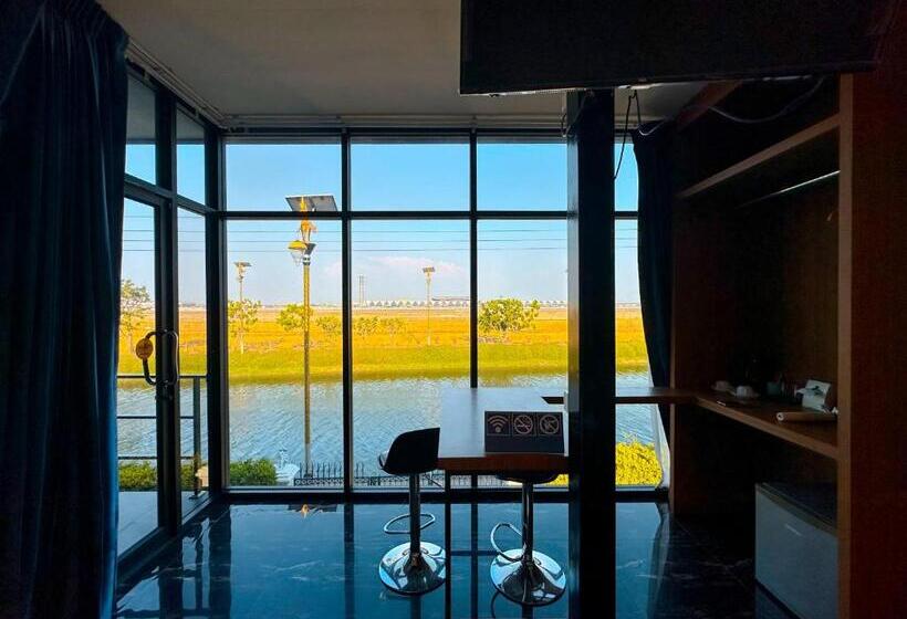 Люкс Deluxe Кровать Кинг, Skyline Resort