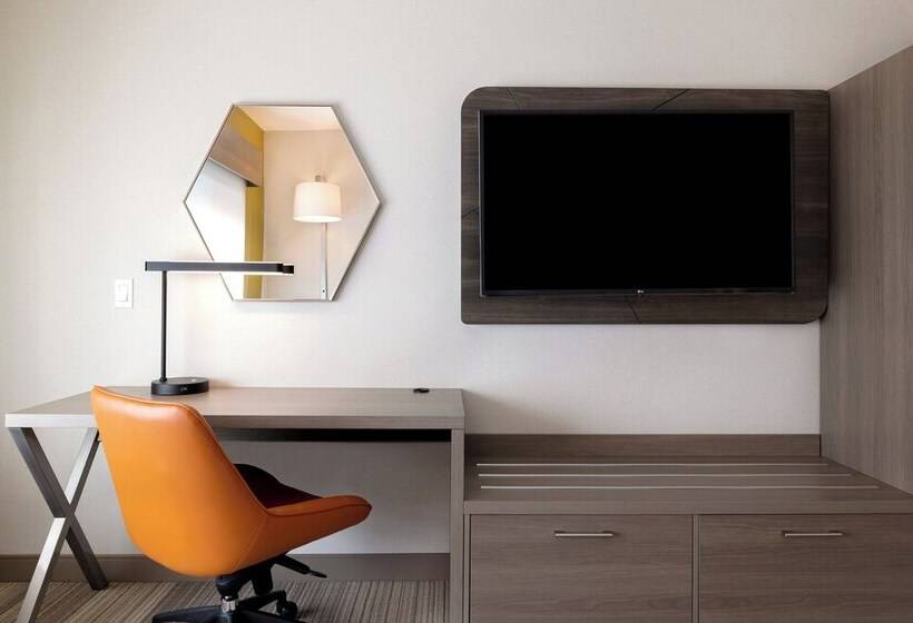 Люкс Адаптированный для Инвалидов, Holiday Inn Express & Suites   Glendale Downtown