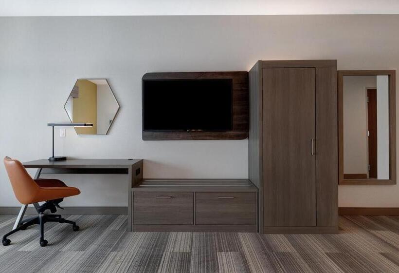 Номер Стандарт, Holiday Inn Express & Suites   Glendale Downtown