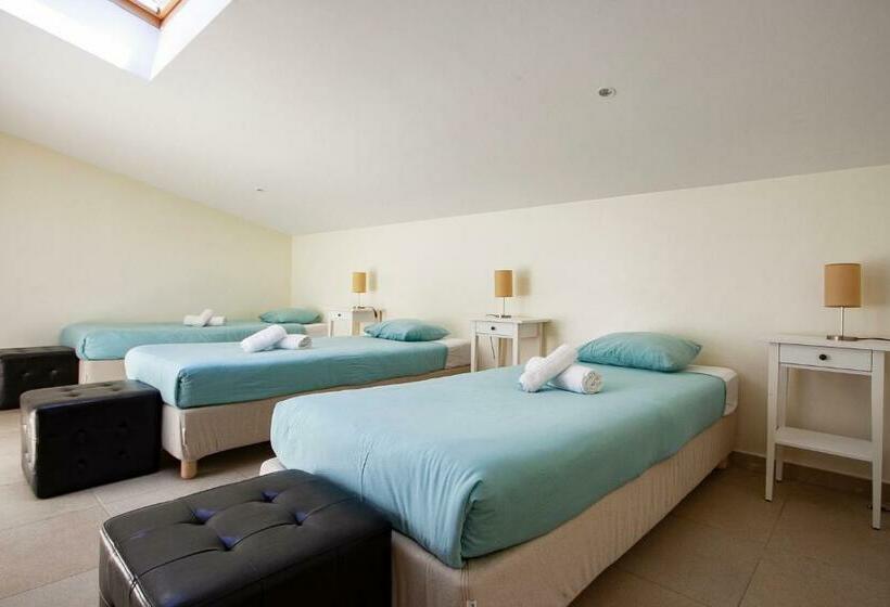Standard Triple Room, Peniche Surfcamp Hostel