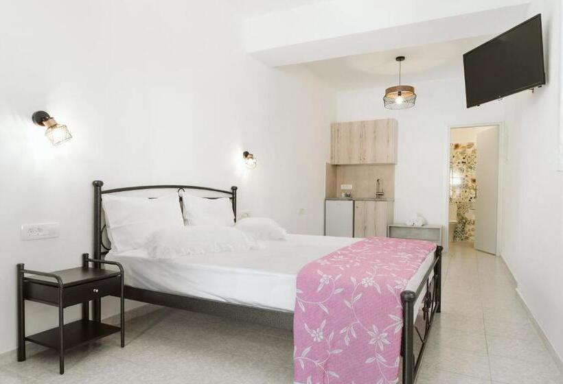 اتاق استاندارد با چشم‌انداز استخر, Villa Limnes