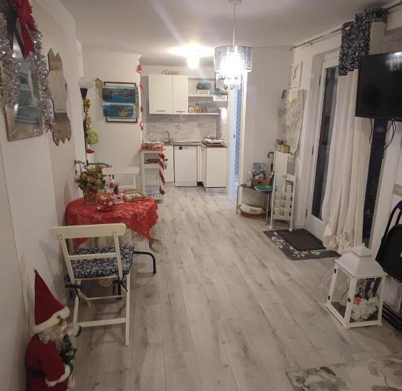 Quarto Estandar, La Finestra Sul Lago