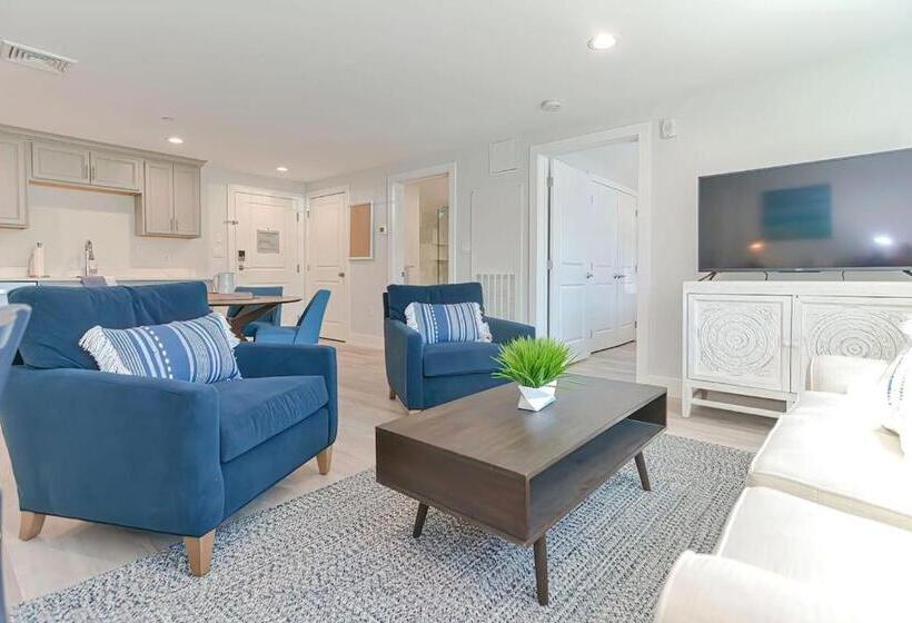 Люкс Повышенной Комфортности, Harbourtown Suites On Plymouth Harbor