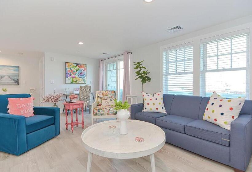 Люкс Deluxe Вид на Море, Harbourtown Suites On Plymouth Harbor