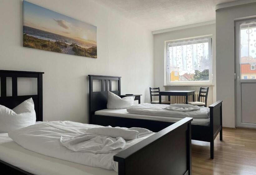 Апартаменты 2 Спальни, Sad161   Gut Geschnittene Monteurwohnung Mit Balkon