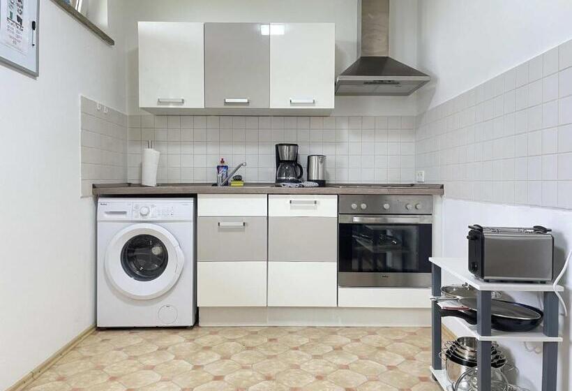 Апартаменты 2 Спальни, Sad161   Gut Geschnittene Monteurwohnung Mit Balkon