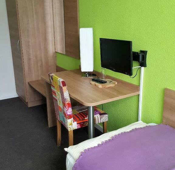 Quarto Estandar Individual, Flora