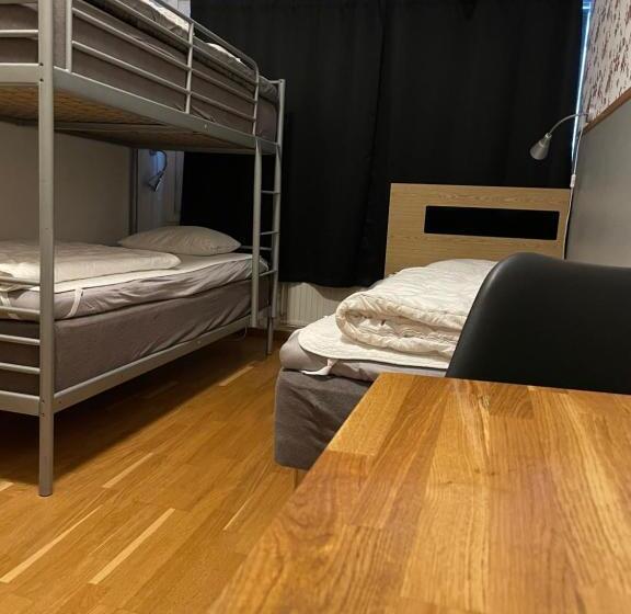 غرفة قياسية ثلاثية حمام مشترك, Uppsala City Hostel