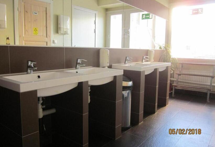 غرفة قياسية رباعية حمام مشترك, Uppsala City Hostel