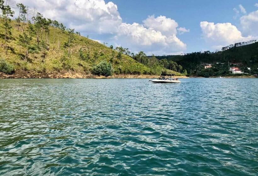 Quarto Estandar com Sacada, Vila Darte Alojamento Local Situado No Centro Do País