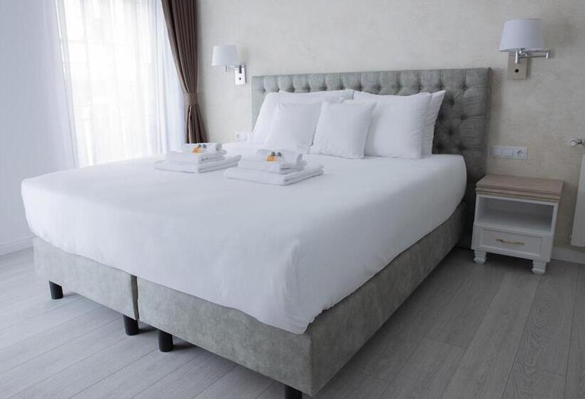 اتاق لوکس با بالکن, City Rooms